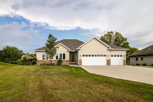925 Melwood Ct, Madison Lake, MN, 56063-7601 | Card Image
