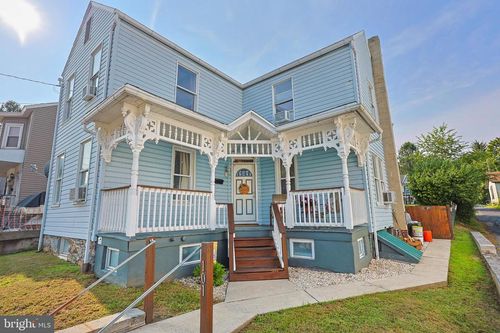 101 Clay St, TAMAQUA, PA, 18252-1303 | Card Image