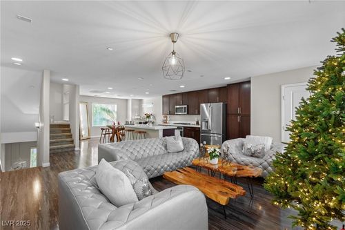 1055-9050 W Tropicana Ave, Las Vegas, NV, 89147-8186 | Card Image