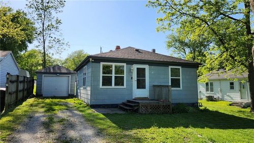 406 Maple St, Lathrop, MO, 64465-9325 | Card Image