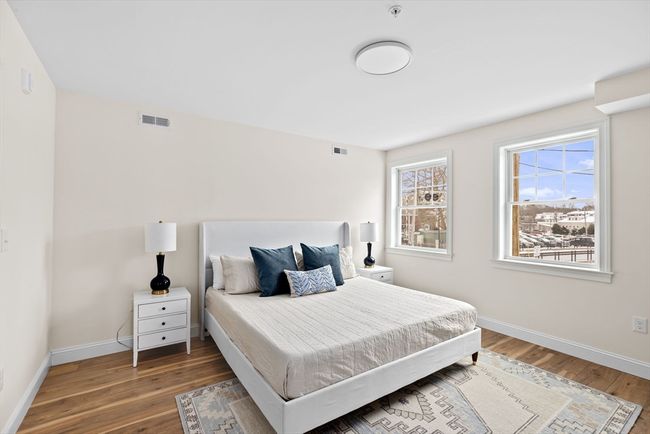 304 - 1 Pleasant St, Condo with 2 bedrooms, 1 bathrooms and 1 parking in Cohasset MA | Image 8