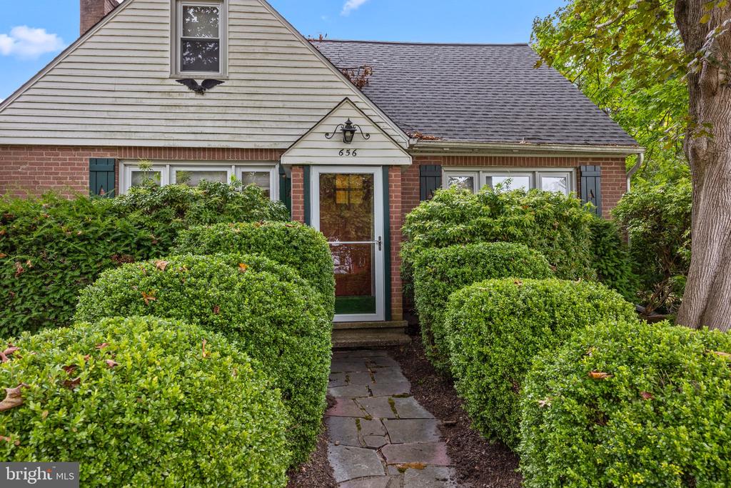Chubb Dr, Doylestown, PA 18901