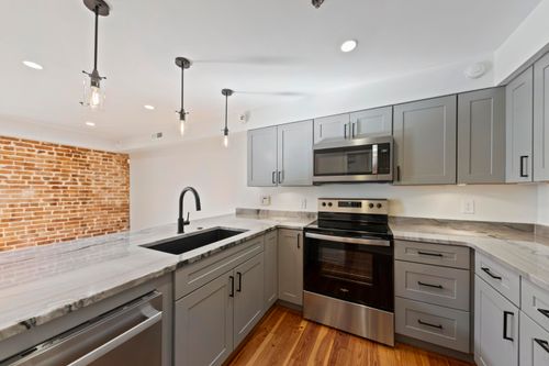 unit-201-377 King Street, Charleston, SC, 29401 | Card Image