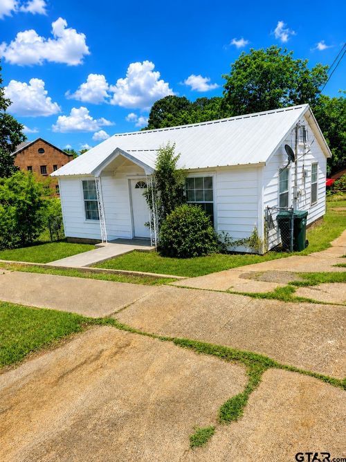 324 S Fleishel Ave, Tyler, TX, 75702-7519 | Card Image