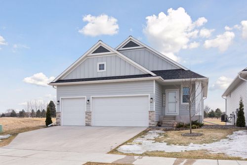 12597 Masters Ln, Lindstrom, MN, 55045-7501 | Card Image