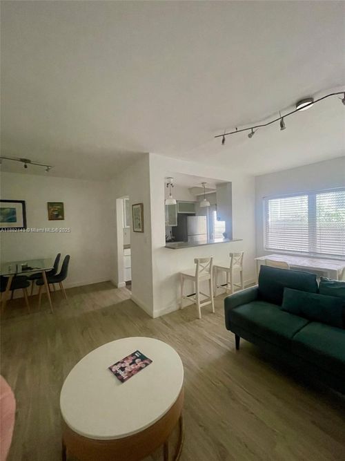 apt-2-1021 Michigan Ave, Miami Beach, FL, 33139-4825 | Card Image