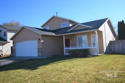 811 W Dewey Ave, Nampa, ID, 83686-2670 | Card Image