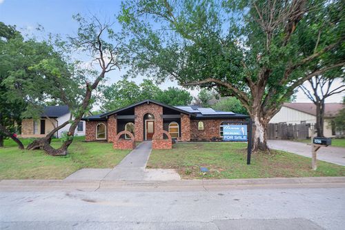 1716 Cynthia Ln, Hurst, TX, 76054-3710 | Card Image