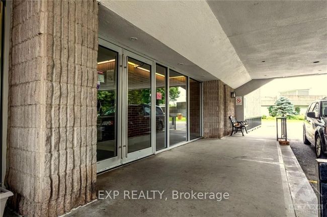 1002 - 1380 Prince Of Wales Dr, Condo with 2 bedrooms, 1 bathrooms and 1 parking in Ottawa ON | Image 4