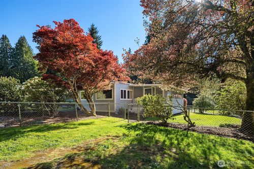 6037 Blakely Ave Ne, Bainbridge Island, WA, 98110-2284 | Card Image