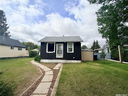 1261 109th St, North Battleford, SK, S9A2E7 | Card Image