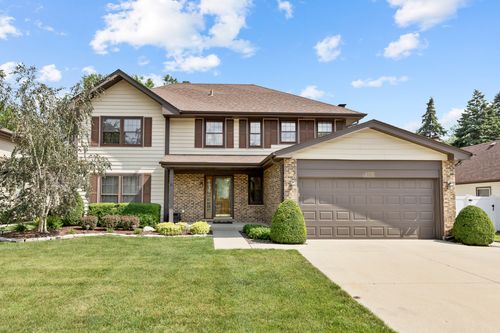 588 Montego Dr, Elk Grove Village, IL, 60007-3469 | Card Image