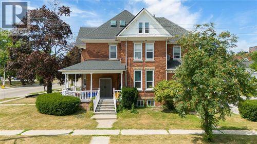 282 Wellington St, Sarnia, ON, N7T1H2 | Card Image