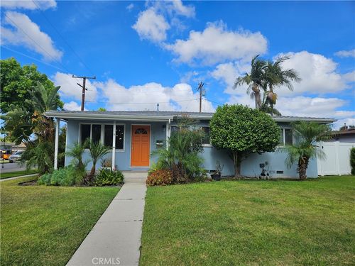 2001 Carfax, Long Beach, CA, 90815 | Card Image