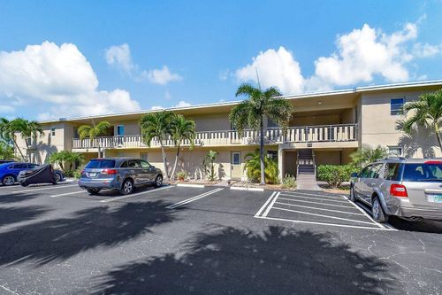 102-315 Circle Dr S, Boynton Beach, FL, 33435-2589 | Card Image