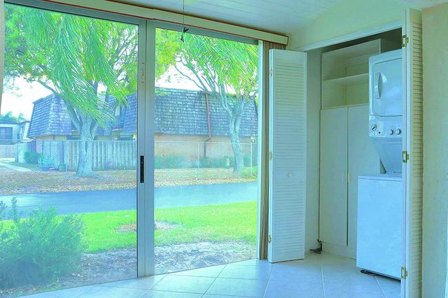 APT-105 - 2532 Boundbrook Dr S, Condo with 2 bedrooms, 2 bathrooms and null parking in Palm Springs FL | Image 23