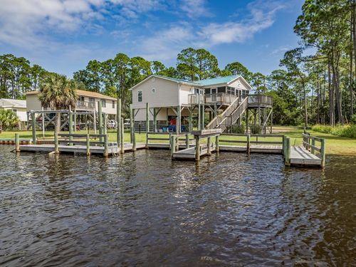 21 Shoreline Dr, Panacea, FL, 32346-2626 | Card Image