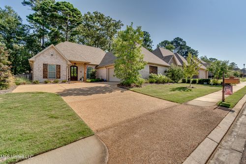 262 Hidden Hills Pkwy, Brandon, MS, 39047-5136 | Card Image