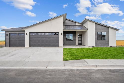 8601 Dusty Maiden Dr, Pasco, WA, 99301 | Card Image