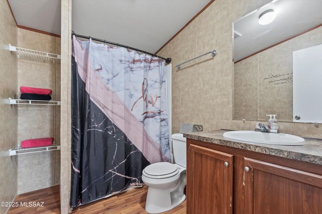 Guest Bathroom | Image 19