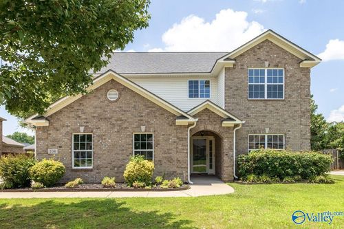 104 Raymon Cir, Huntsville, AL, 35806-4255 | Card Image