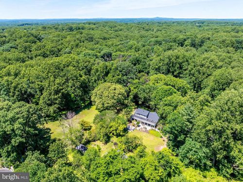 518 Goldsmith Ln, GREAT FALLS, VA, 22066-3017 | Card Image