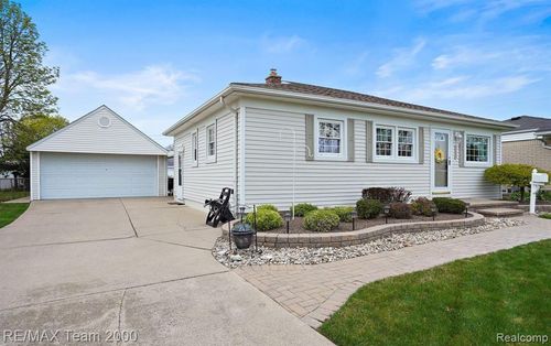 6233 Evangeline St, Dearborn Heights, MI, 48127-3006 | Card Image