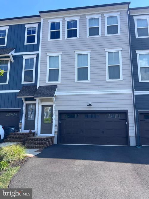 17926 Woods Overlook Dr, DUMFRIES, VA, 22026-3082 | Card Image