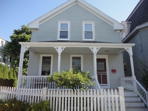 39 E Bowery St, Newport, RI, 02840-3560 | Card Image