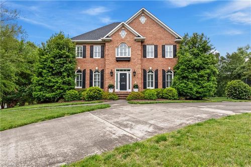 8365 Lismore St, Clemmons, NC, 27012-8855 | Card Image