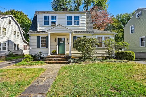 34 Lakeview Dr, Norwalk, CT, 06850-2018 | Card Image