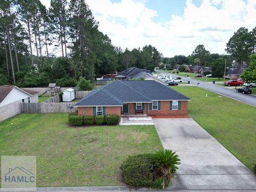 2201 Driftwood Ln, Hinesville, GA, 31313-9522 | Card Image