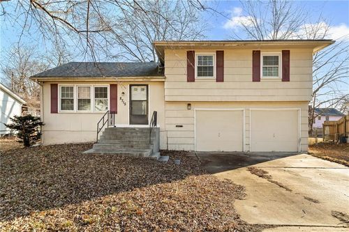 8715 Kentucky Avenue, Raytown, MO, 64138 | Card Image