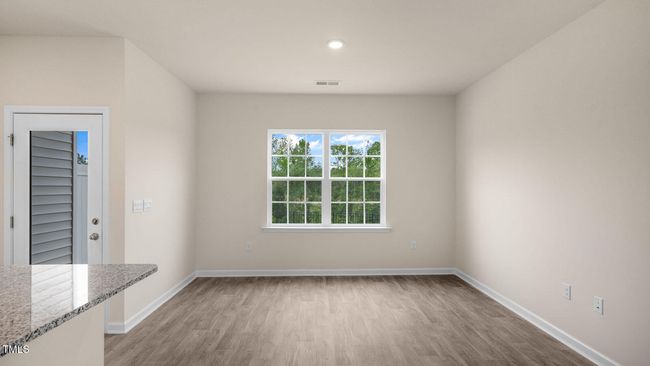 Living and Dining Area | Image 11