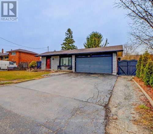 109 Thickson Rd S, Whitby, ON, L1N2C7 | Card Image