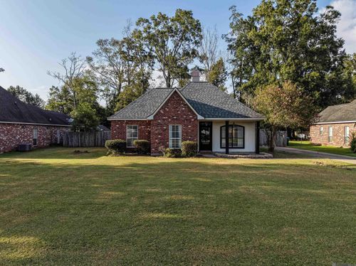 10225 Carter Hills Ave, Denham Springs, LA, 70726-6457 | Card Image