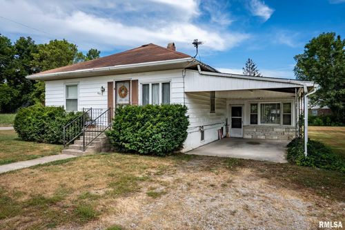 215 W Buckner St, Buckner, IL, 62819-1105 | Card Image