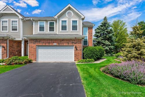 7204 Chestnut Hills Dr, Burr Ridge, IL, 60527-6991 | Card Image