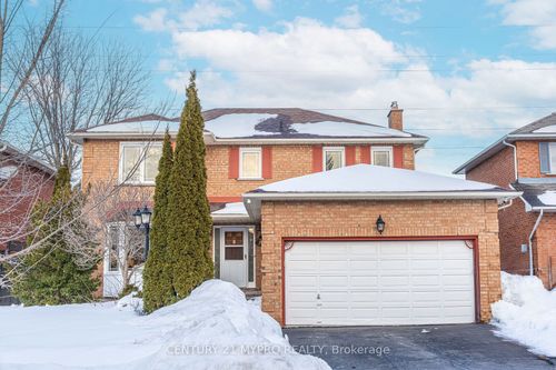 39 Ingleborough Dr, Whitby, ON, L1N8J7 | Card Image