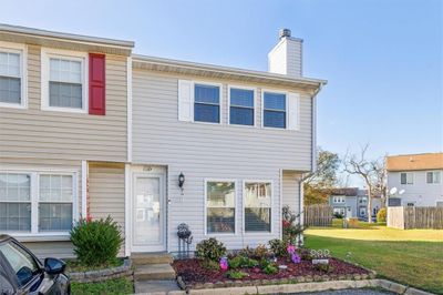 1107 Netherland Court, House attached with 3 bedrooms, 1 bathrooms and null parking in Virginia Beach VA | Image 3