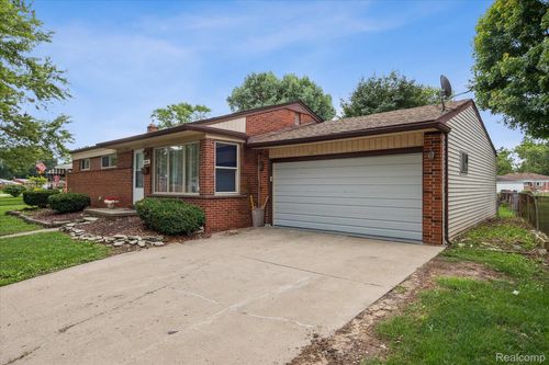 20830 Lantz St, Clinton Township, MI, 48035-2732 | Card Image