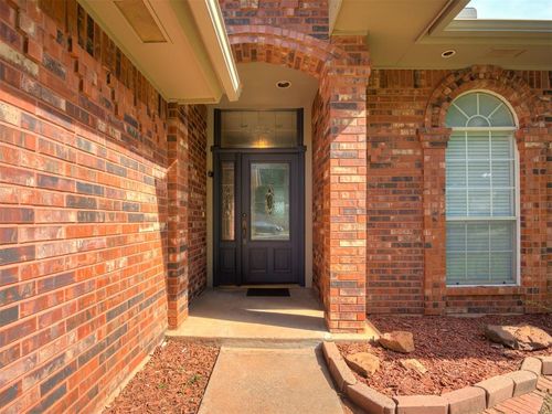 405 Waterfront Dr, Norman, OK, 73071-2141 | Card Image