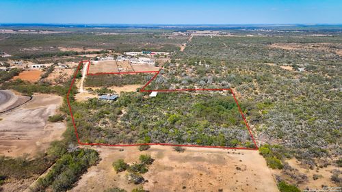 320 Pullins Dr, Pleasanton, TX, 78064 | Card Image