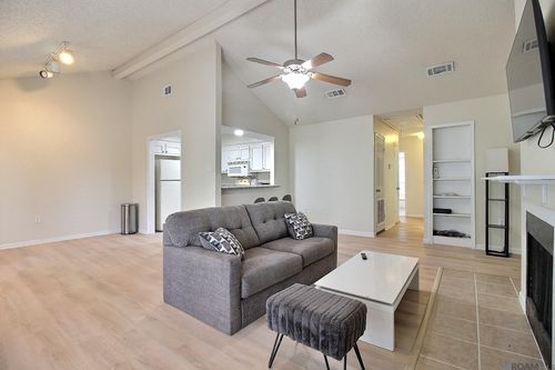 b12-5131 Nicholson Dr, Baton Rouge, LA, 70820 | Card Image