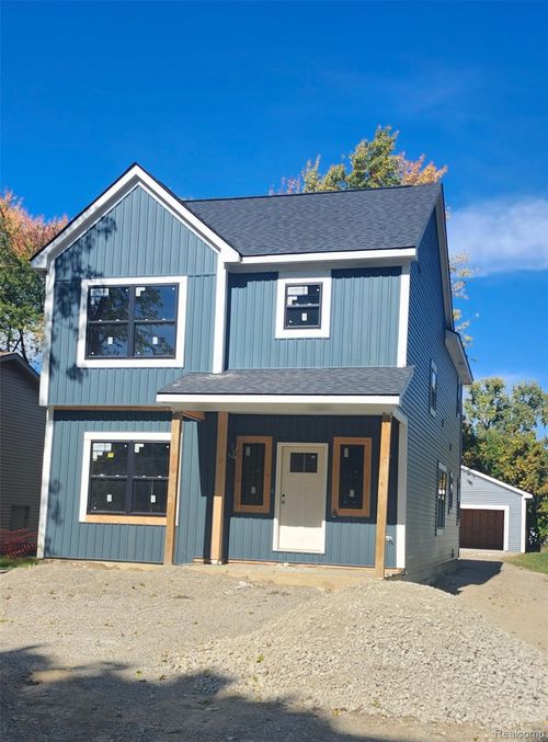 2700 Vendome Ave, Rochester Hills, MI, 48309-4051 | Card Image