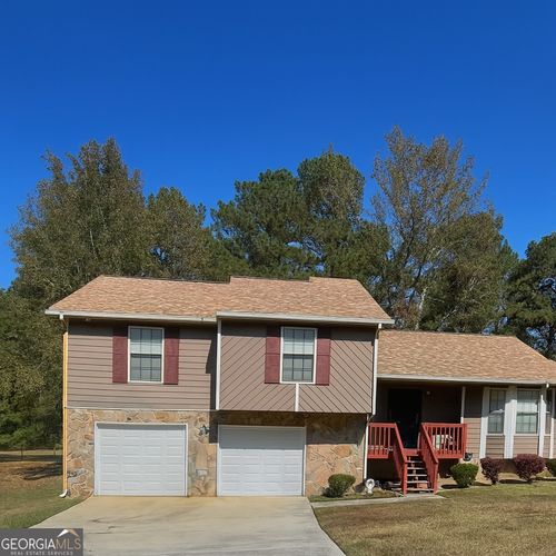 3325 Estate Lake Dr, Fairburn, GA, 30213-3185 | Card Image