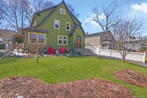 54 Lakeview Ave, Hartsdale, NY, 10530-2515 | Card Image