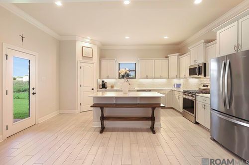 41315 Marsh Ln, Gonzales, LA, 70737-8655 | Card Image