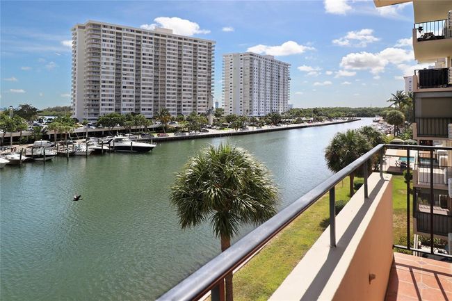 APT-403 - 220 Kings Point Dr, Condo with 1 bedrooms, 1 bathrooms and null parking in Sunny Isles Beach FL | Image 22