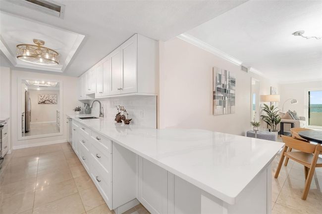 APT-6B - 1750 Benjamin Franklin Dr, Condo with 2 bedrooms, 2 bathrooms and null parking in SARASOTA FL | Image 8